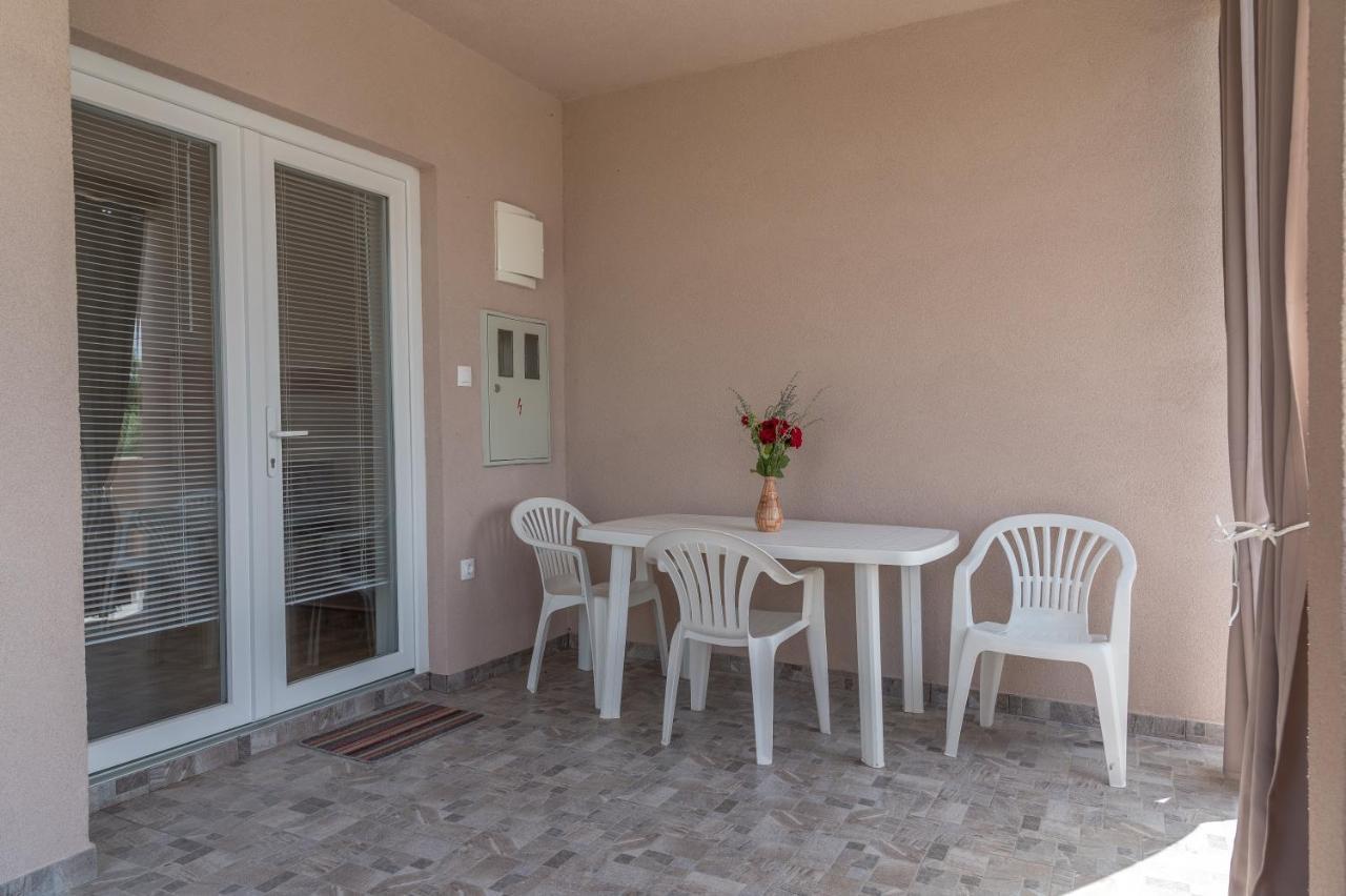 Apartmani Krzak Nin Exterior photo